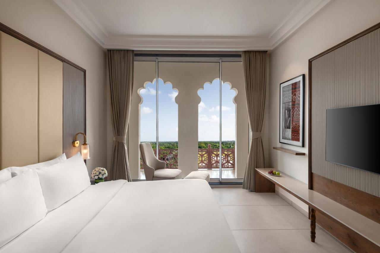 Uday Palace Navsari, A Member Of Radisson Individuals Buitenkant foto