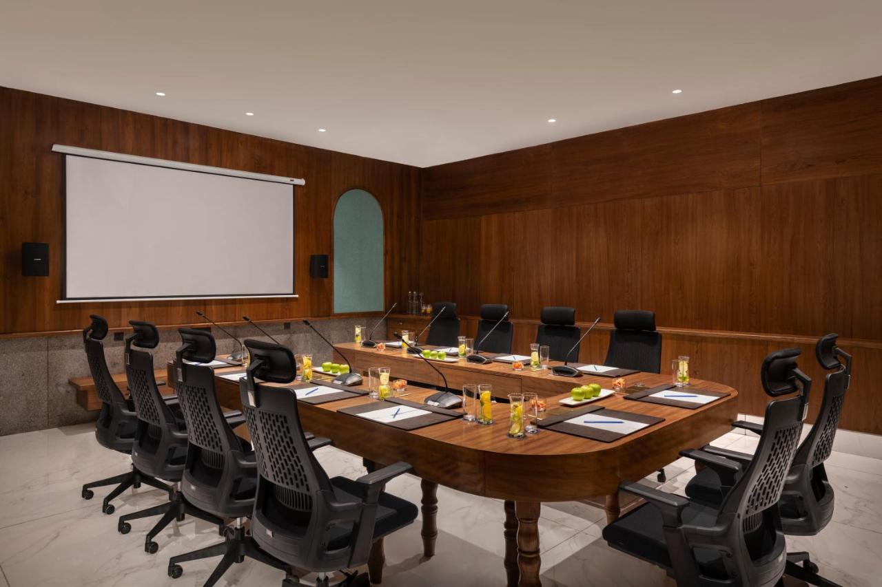 Uday Palace Navsari, A Member Of Radisson Individuals Buitenkant foto