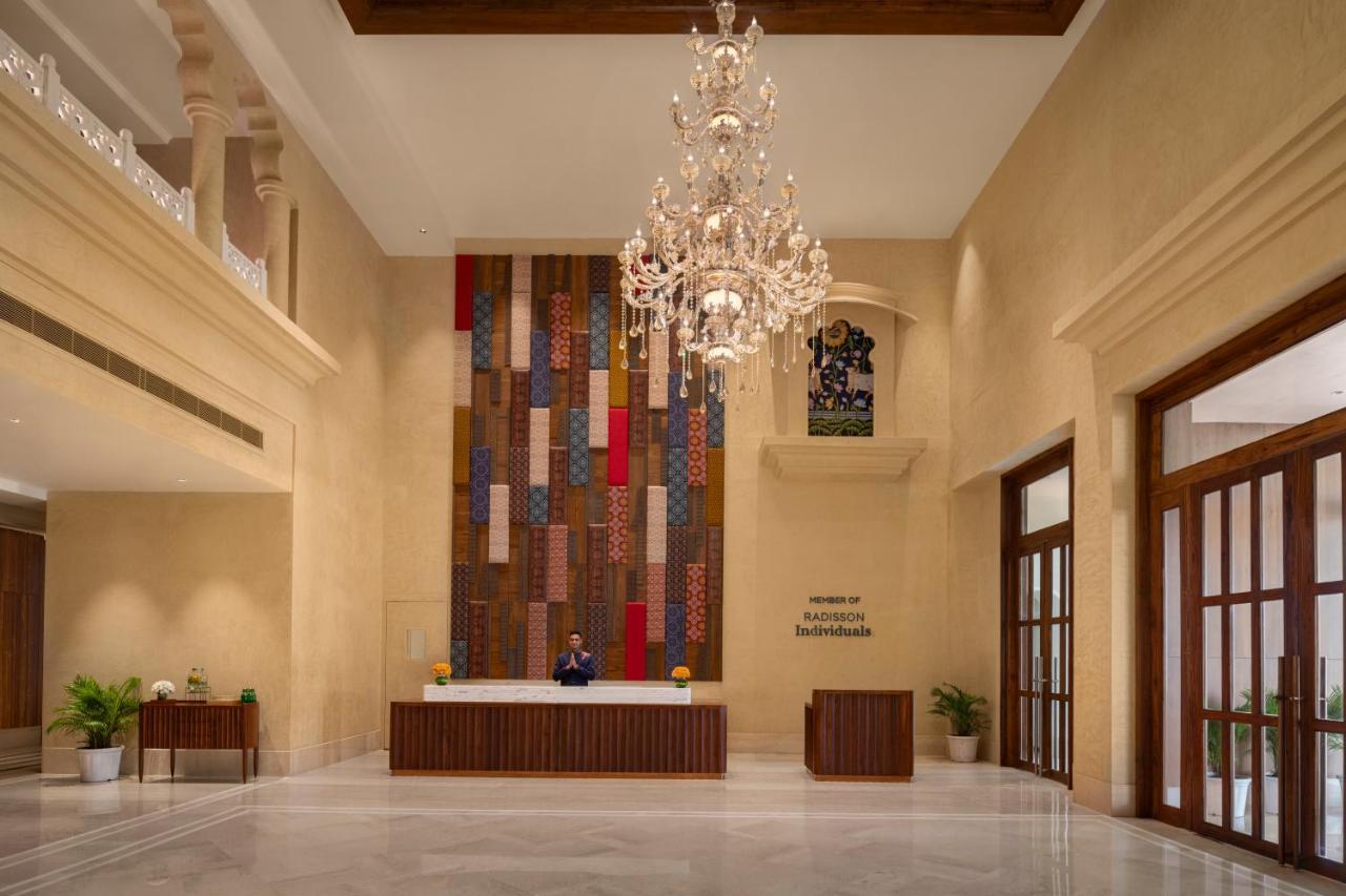 Uday Palace Navsari, A Member Of Radisson Individuals Buitenkant foto