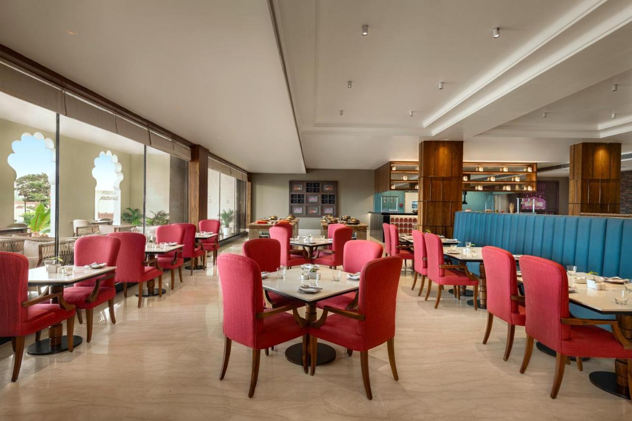 Uday Palace Navsari, A Member Of Radisson Individuals Buitenkant foto